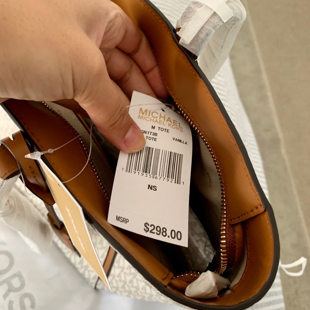 Michael Kors Tote Bag ( Large) - Picture 5 of 5